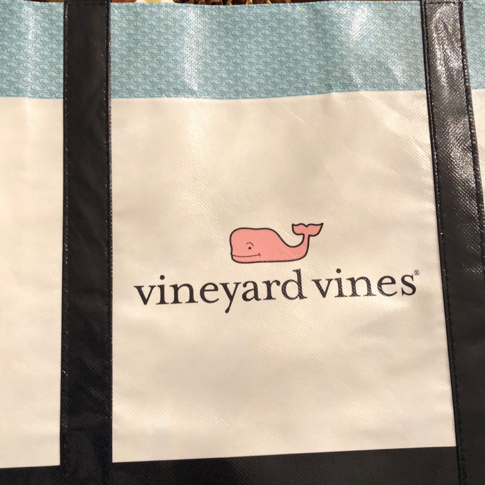 Vineyard vines bag